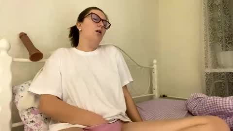 Snapshot of beatricetender chatting on November 22, 2025, 7:57 pm BeatriceTender online show from November 22, 2025, 7:57 pm