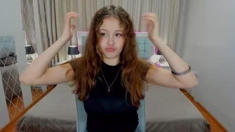 Snapshot of beatricewild chatting on October 7, 2025, 11:07 am BeatriceWild online show from October 7, 2025, 11:07 am