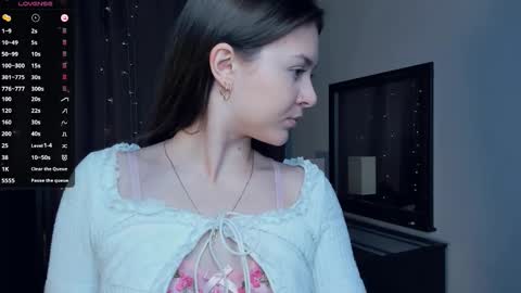 Snapshot of beatrixcutsforth chatting on September 24, 2025, 6:17 am Beatrix or Triss3 online show from September 24, 2025, 6:17 am