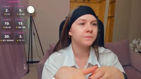 Snapshot of beatrixcutsforth chatting on October 14, 2025, 8:48 am Beatrix or Triss3 online show from October 14, 2025, 8:48 am