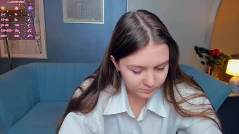 Snapshot of beatrixcutsforth chatting on October 16, 2025, 10:05 am Beatrix or Triss3 online show from October 16, 2025, 10:05 am