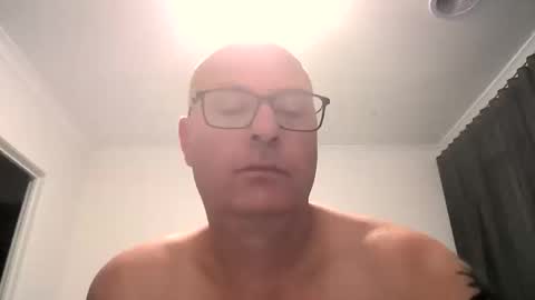 Snapshot of beatsboy87 chatting on February 27, 2025, 2:43 pm beatsboy87 online show from February 27, 2025, 2:43 pm