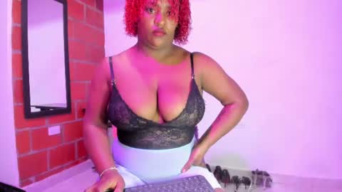 Snapshot of beatziedreams chatting on July 24, 2026, 12:25 pm Beatzie online show from July 24, 2026, 12:25 pm