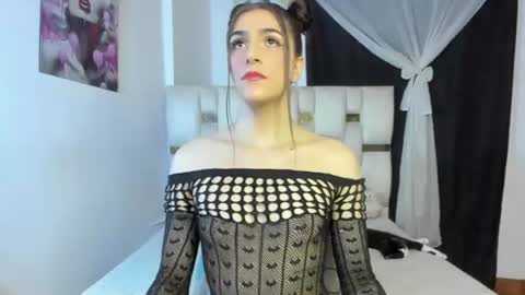 Snapshot of beautiful_doll888 chatting on July 19, 2026, 1:09 am Valeria online show from July 19, 2026, 1:09 am