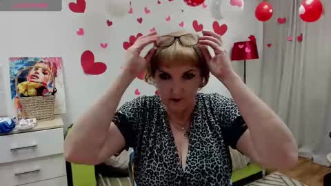 Snapshot of beautiful_lina7 chatting on February 8, 2025, 9:35 am your Lana online show from February 8, 2025, 9:35 am