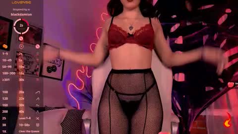 Snapshot of beautifulchleo chatting on October 25, 2025, 1:24 am Chleo online show from October 25, 2025, 1:24 am