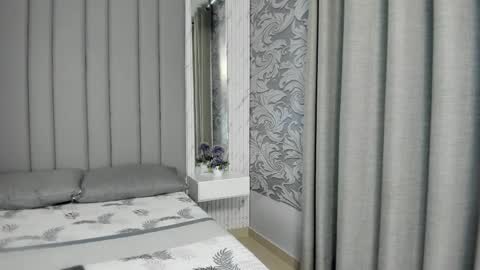 Snapshot of beautifulgirl4u_ chatting on June 4, 2026, 11:44 pm online show from June 4, 2026, 11:44 pm