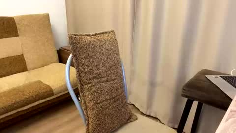 Nik online show from February 5, 2026, 2:38 am