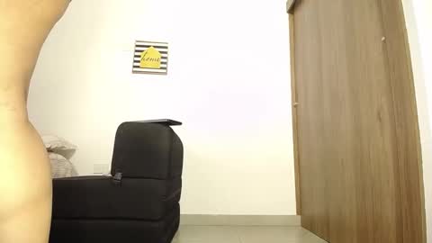 Snapshot of beauty_ass_69 chatting on February 7, 2025, 12:42 am NATHALIA online show from February 7, 2025, 12:42 am