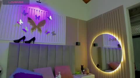 Snapshot of beauty_milf4 chatting on July 12, 2026, 11:34 am Chantall online show from July 12, 2026, 11:34 am