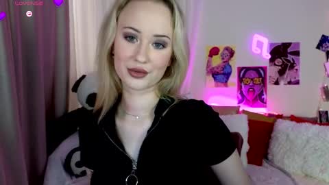 Snapshot of beauty_sashaxx chatting on June 1, 2026, 3:14 pm beauty Sasha online show from June 1, 2026, 3:14 pm