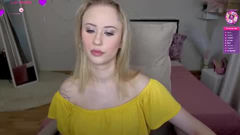 Snapshot of beauty_sashaxx chatting on June 15, 2026, 3:03 pm beauty Sasha online show from June 15, 2026, 3:03 pm