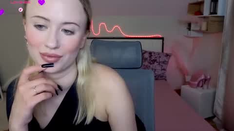 Snapshot of beauty_sashaxx chatting on August 1, 2026, 3:11 pm beauty Sasha online show from August 1, 2026, 3:11 pm