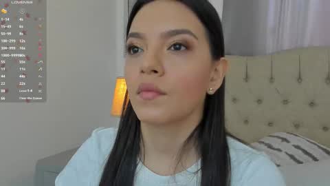 Ariana Reyes online show from November 18, 2025, 12:31 pm