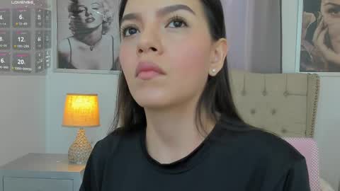 Snapshot of beautyari_ chatting on May 22, 2026, 12:22 pm Ariana Reyes online show from May 22, 2026, 12:22 pm