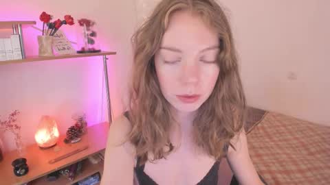 Eliise online show from October 7, 2025, 9:06 am