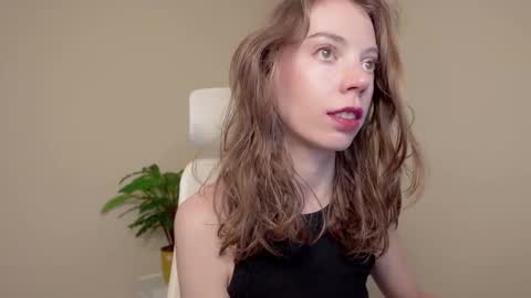 Eliise online show from November 3, 2025, 9:10 am