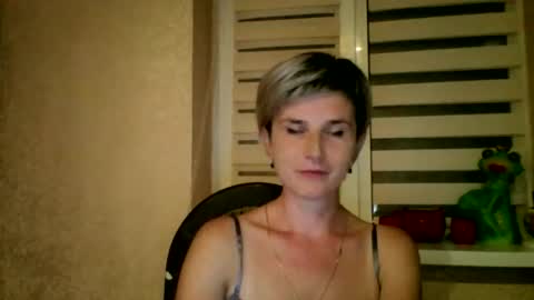 Snapshot of beautyksenia chatting on September 17, 2025, 6:20 pm BeautyKsenia online show from September 17, 2025, 6:20 pm