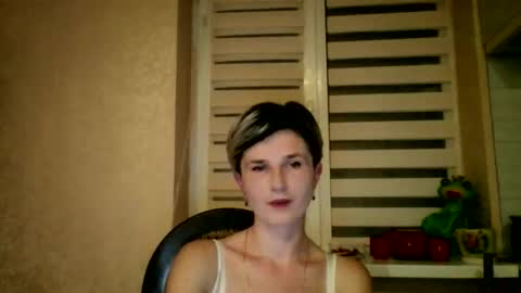 Snapshot of beautyksenia chatting on November 21, 2025, 8:18 pm BeautyKsenia online show from November 21, 2025, 8:18 pm
