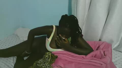 Snapshot of beautytyler chatting on October 16, 2025, 10:00 pm tyler online show from October 16, 2025, 10:00 pm