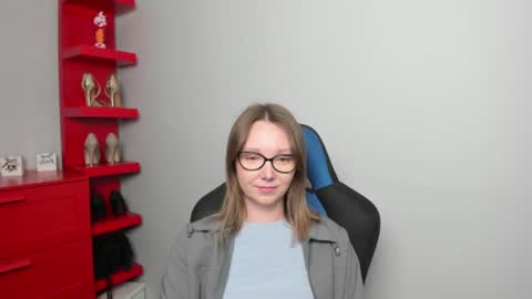 Zoe online show from June 12, 2026, 6:45 am