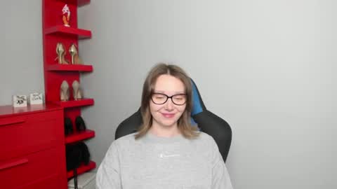 Zoe online show from June 18, 2026, 5:30 am