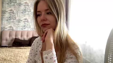 Snapshot of bebravee chatting on June 15, 2026, 7:43 am Melissa online show from June 15, 2026, 7:43 am