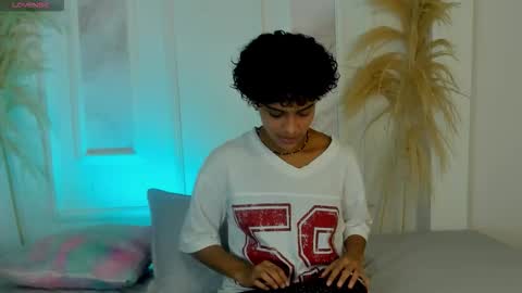 Beecckkkaaa online show from February 25, 2026, 12:37 pm