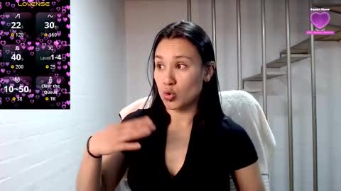 Snapshot of beckdymon chatting on November 17, 2025, 1:44 am Daniela online show from November 17, 2025, 1:44 am