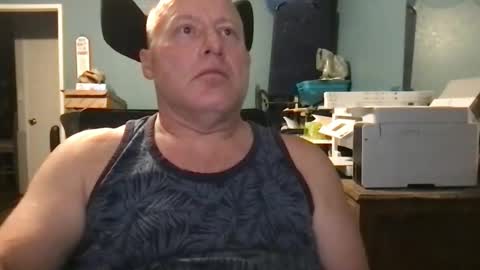 Snapshot of beckster040 chatting on June 6, 2026, 8:52 am beckster online show from June 6, 2026, 8:52 am
