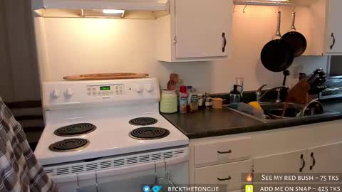 Snapshot of beckthetongue chatting on February 27, 2025, 9:04 pm Beck the tongue online show from February 27, 2025, 9:04 pm