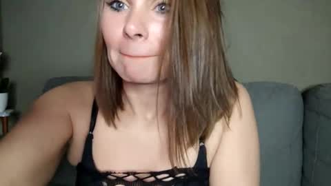 BECKY BOO  online show from May 1, 2026, 5:12 am