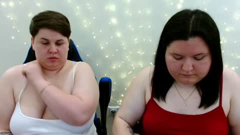 Snapshot of beckyandellen chatting on June 12, 2026, 10:36 am BeckyAndEllen online show from June 12, 2026, 10:36 am