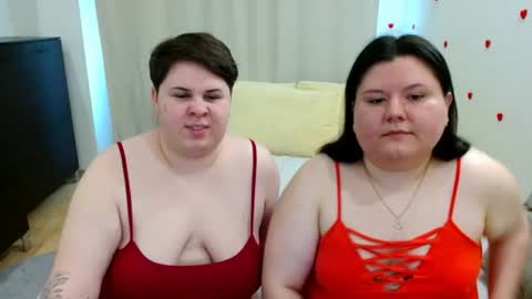 Snapshot of beckyandellen chatting on June 16, 2026, 11:02 am BeckyAndEllen online show from June 16, 2026, 11:02 am