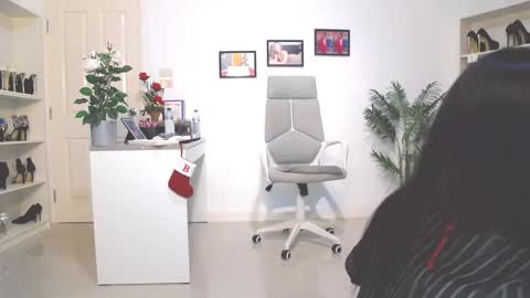 Bee if you ever see the girl who can take 12 inch all the way inside the ass try me online show from January 14, 2025, 3:11 am