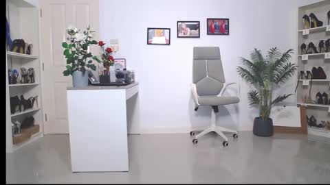 Bee if you ever see the girl who can take 12 inch all the way inside the ass try me online show from March 4, 2025, 1:23 am