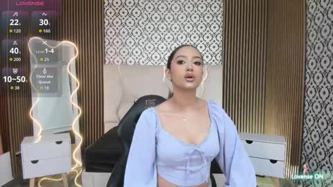 BELLA online show from October 14, 2025, 3:02 pm