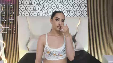 BELLA online show from October 22, 2025, 1:17 am