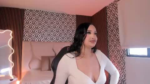 Snapshot of beella_tay1 chatting on July 30, 2026, 1:32 pm BELLA online show from July 30, 2026, 1:32 pm