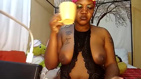 beencee2 online show from February 23, 2025, 3:13 am