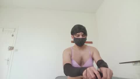 Snapshot of beenishcrossdresser chatting on December 16, 2025, 2:22 pm beenishcrossdresser online show from December 16, 2025, 2:22 pm