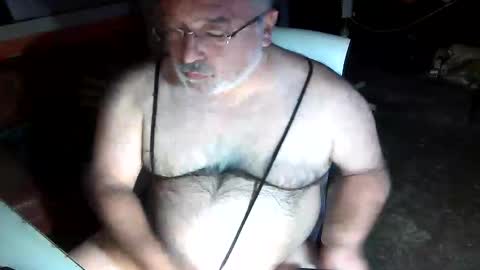 Snapshot of beers19 chatting on May 18, 2026, 1:28 pm beers19 online show from May 18, 2026, 1:28 pm