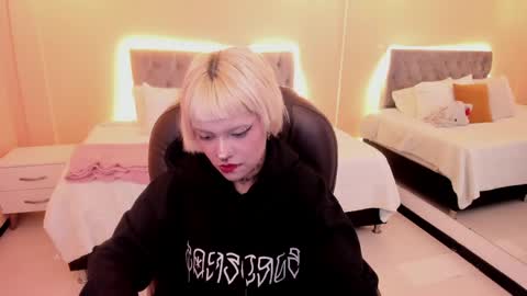 Bela online show from April 24, 2026, 1:57 pm