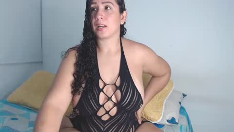 Snapshot of bela_hadid05 chatting on October 12, 2025, 11:48 pm hadid online show from October 12, 2025, 11:48 pm