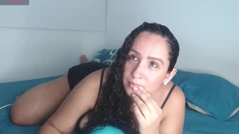 Snapshot of bela_hadid05 chatting on November 2, 2025, 12:02 am hadid online show from November 2, 2025, 12:02 am