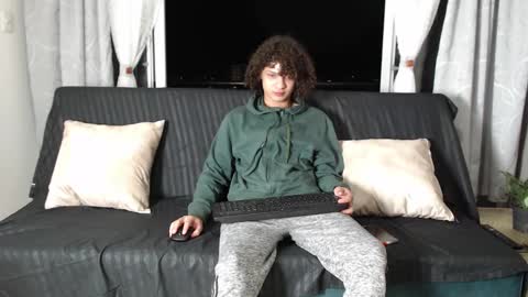 independent model online show from January 17, 2025, 4:17 am