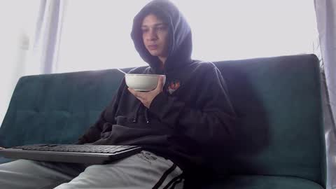 independent model online show from January 21, 2025, 6:34 pm