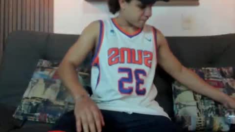 independent model online show from November 2, 2025, 8:22 pm