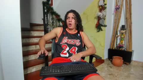 independent model online show from November 22, 2025, 1:04 am