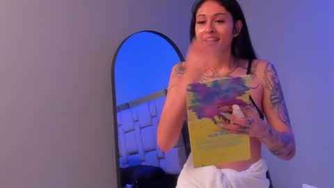 Bella online show from June 24, 2026, 4:33 am
